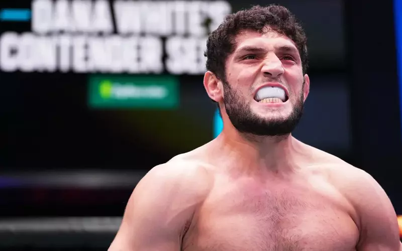 The Alves vs Aliskerov Prediction for UFC 294 will be exciting. In the picture, Russian Ikram Aliskerov.