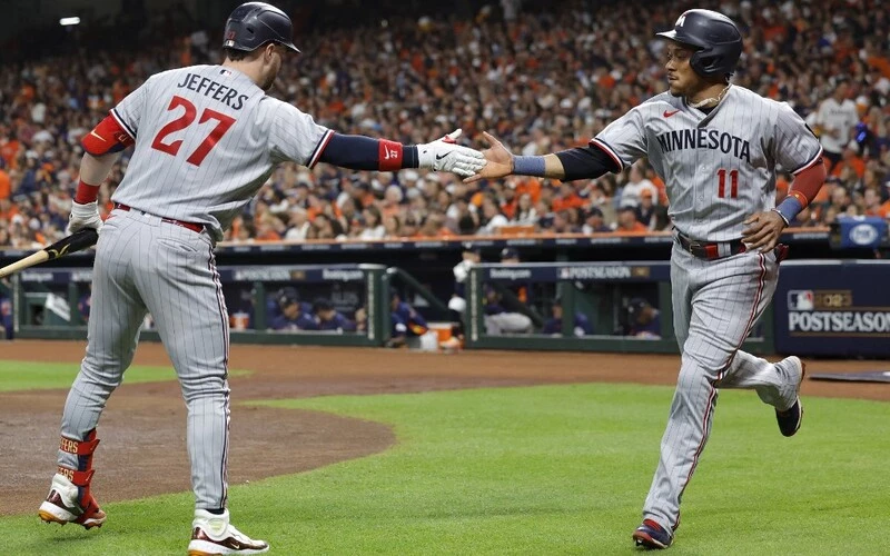astros-vs-twins-game-3-2