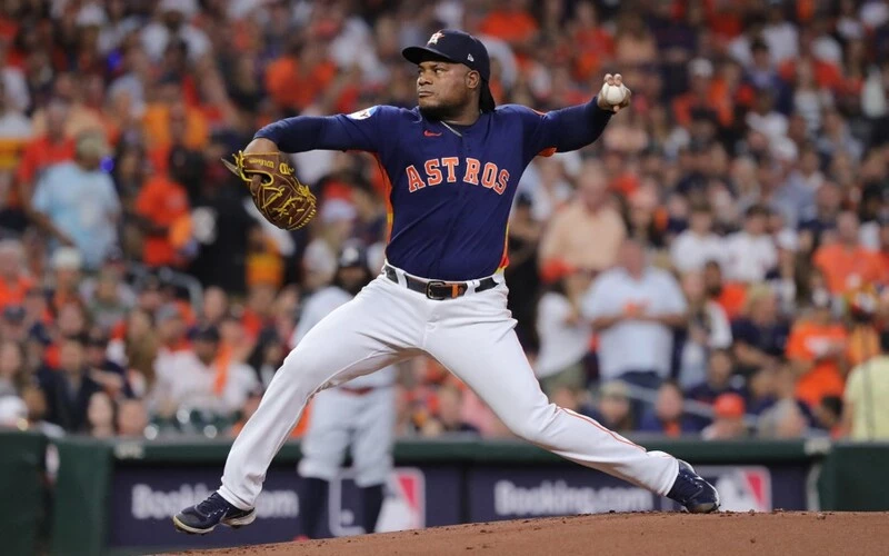 astros-vs-twins-game-3-3